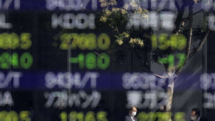 Investidores aguardam detalhes sobre impostos de importação dos EUA antes do prazo final de 9 de julho anunciado por Donald Trump (Foto: Kiyoshi Ota/Bloomberg)