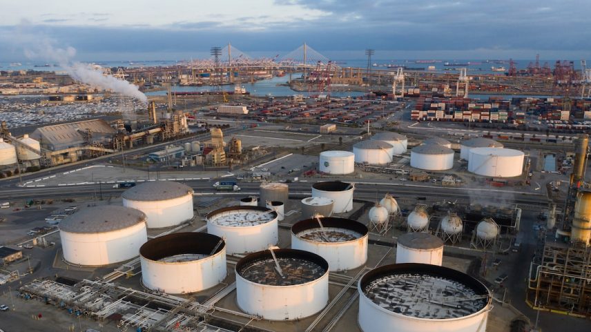 Preços médios do petróleo bruto se mantiveram abaixo de US$ 70 por barril no trimestre. (Foto: Bing Guan/Bloomberg)