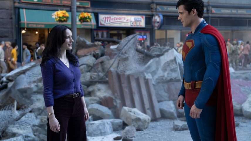 Rachel Brosnahan e David Corenswet em cena de 'Superman' (2025), de James Gunn — Foto: Divulgação / Warner Bros. Pictures