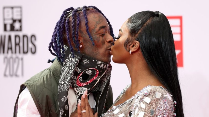 JT falou sobre seu relacionamento com Lil Uzi Vert, prometendo que "vai se casar" com o rapper em uma entrevista à 'Cosmopolitan'. (Foto: Reprodução)