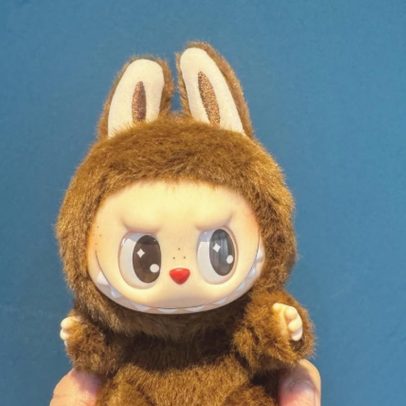 Fabricante alerta que boneco Labubu não é seguro para crianças