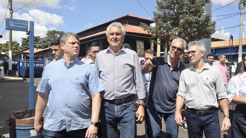 Governadores Tarcísio de Freitas (Republicanos-SP), Ronaldo Caiado (União-GO) e Romeu Zema (Novo-MG) (Foto: Célio Messias/Governo de São Paulo)
