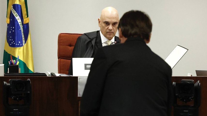 O ex-presidente Jair Bolsonaro (PL) é interrogado pelo ministro do Supremo Tribunal Federal (STF) Alexandre de Moraes (Foto: Pedro Ladeira/Folhapress)
