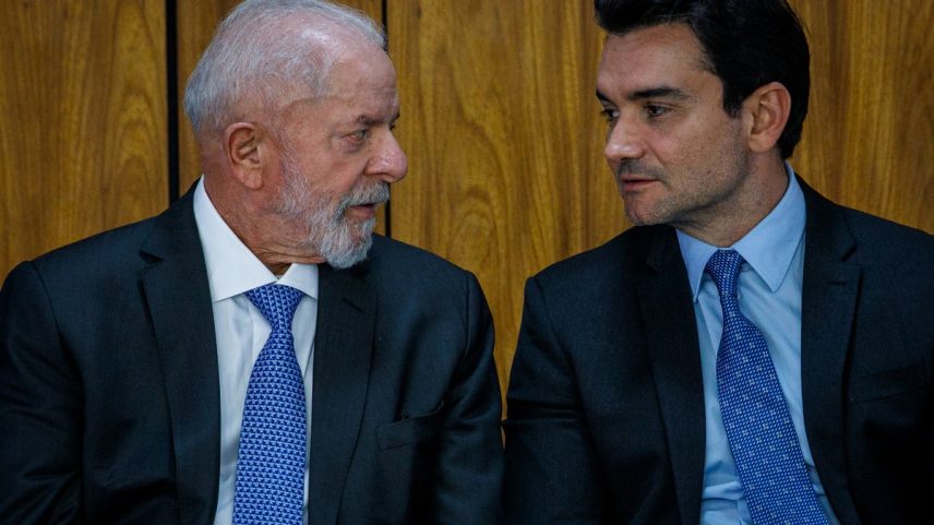 Presidente Lula e Ministro Celso Sabino (Foto: Brenno Carvalho / Agência O Globo)