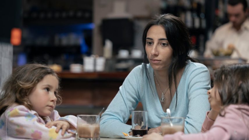 Zaira Romero interpreta sua própria mãe em ‘El clan Olimpia’, da Disney +. (Foto: UNAI MATEO)