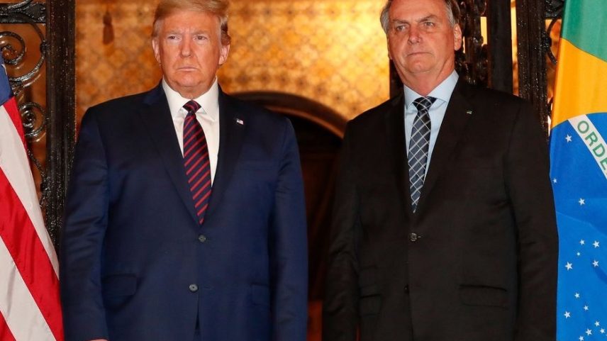 PGR avalia que permissão para Jair Bolsonaro comparecer na posse de Donald Trump não corresponde ao interesse público. (Foto: Alan Santos/PR)