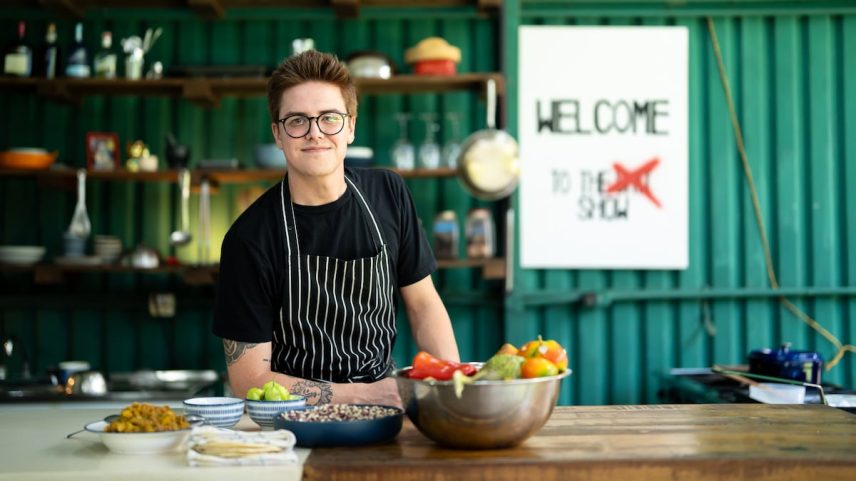 Carlos Alpizar, cozinheiro e criador de conteúdo, em San José, Costa Rica. (Foto: Miguel Andrés)