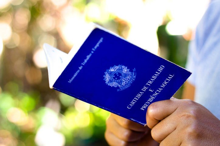 Foram criados 1.222.591 empregos com carteira assinada nos seis primeiros meses do ano (Foto: RafaPress/Getty Images)