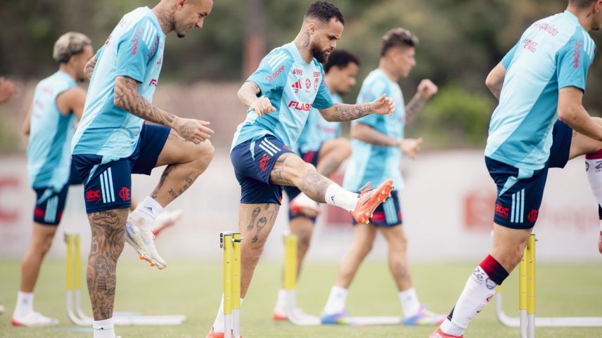 Michael treina no Flamengo (Foto: Adriano Fontes/Flamengo)