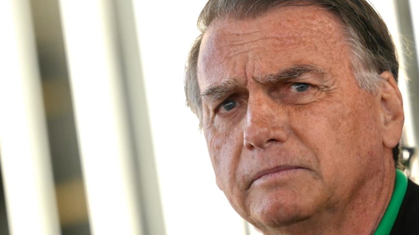 Ex-presidente Jair Bolsonaro deve ser julgado ainda neste semestre pelo STF (Foto: Mateus Bonomi/AFP)