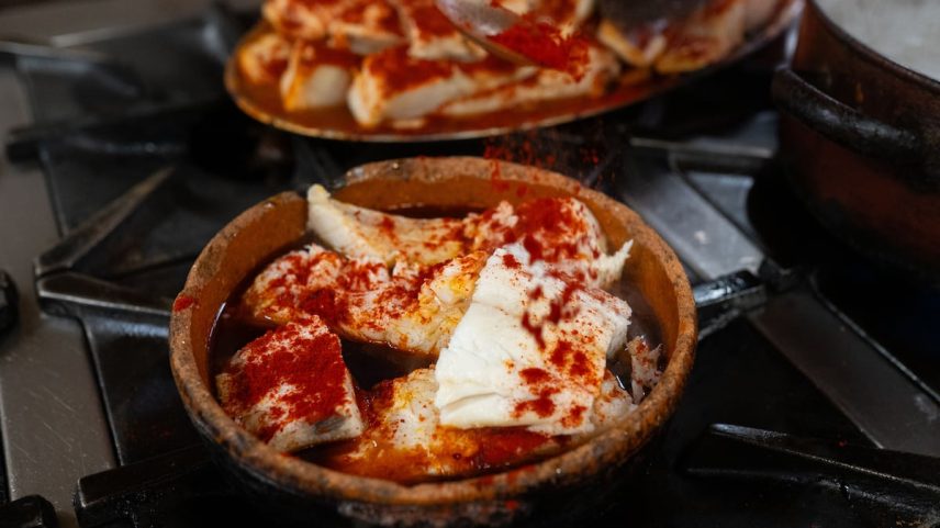 Bacalhau ao alho e óleo, a especialidade da Casa Zoilo. (Foto: Emilio Fraile)