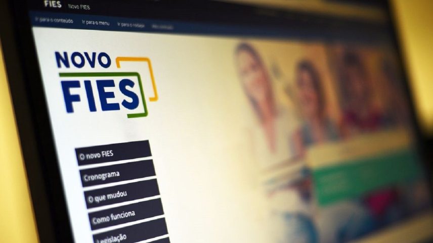 Acesso é feito pelo sistema Fies Seleção online (Foto: Marcello Casal/Agência Brasil)
