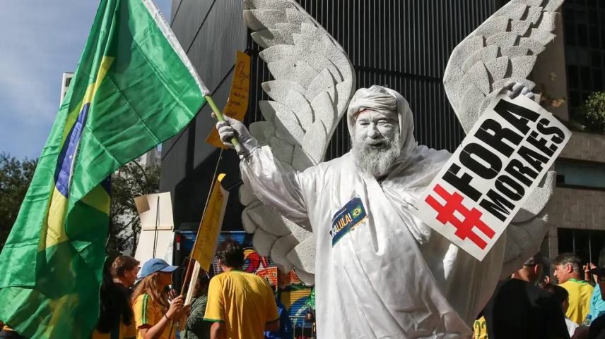 Apoiadores do ex-presidente Jair Bolsonaro em manifestação na avenida Paulista - 03/08/2025 (Foto: Cadu Pinotti/Agência Brasil)