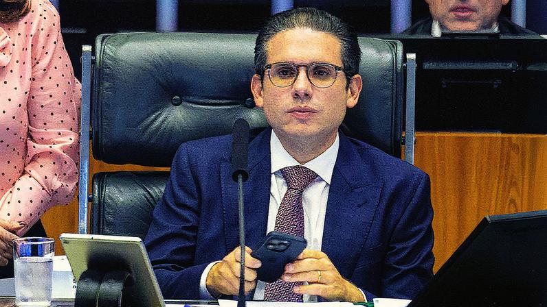 Hugo Motta em sessão na Câmara (Foto: Brenno Carvalho / Agência O Globo)