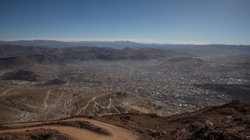 Vista do cume do Cerro Rico da cidade de Potosí, Bolívia 2025 (Foto: Sara Wayra)