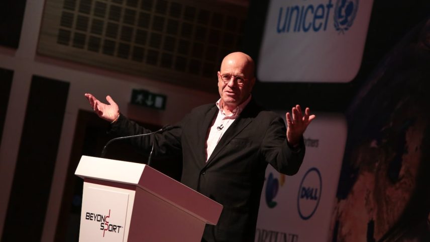 Avraham Burg, expresidente do Parlamento israelense, durante uma conferência em Londres, em outubro de 2015. (Foto: Claire Greenway/Getty Images for Beyond Sport)