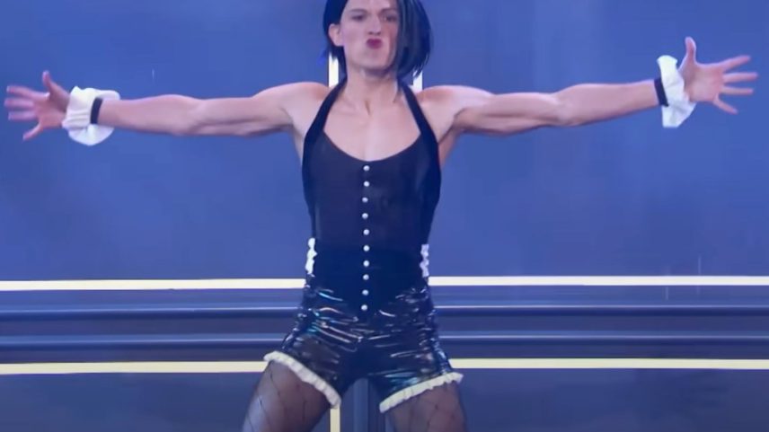 Tom Holland lembrou-se de ter quebrado essa promessa que fez a Zendaya para conseguir realizar sua viral performance de 'Lip Sync Battle' da música "Umbrella" da Rihanna. (Foto: Reprodução)