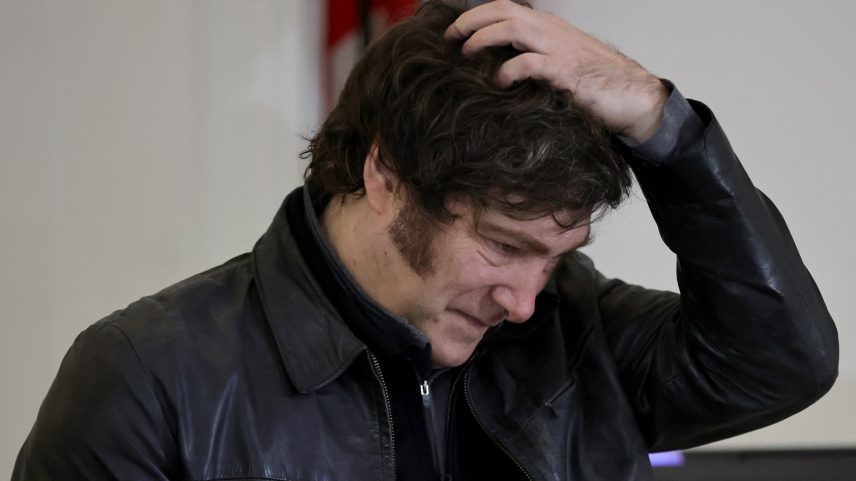 Milei tem adotado um tom cada vez mais agressivo contra instituições e adversários (Foto: Reprodução)