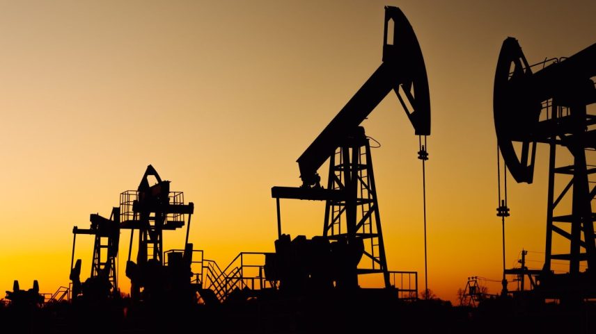 Petróleo russo: Índia reduz compras de petróleo russo devido às pressões políticas e econômicas, afetando o mercado global (Foto: Olga Rolenko/Getty Images)