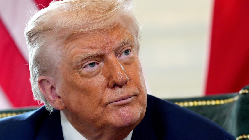 Tarifaço de Trump: Japão negocia ajustes nas tarifas comerciais com os EUA após erro no acordo comercial (Foto: Christopher Furlong / POOL / AFP)