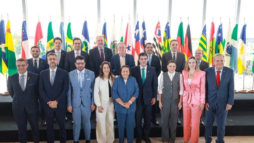 Governadores assinam carta em apoio à realização da COP30 em Belém (Foto: Laura Marques / COP30)