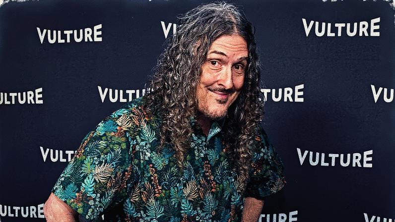Apesar de seu status icônico na cultura pop, ‘Weird Al’ Yankovic afirmou que não se importa muito em ser ignorado pelo Rock & Roll Hall of Fame. (Foto: Reprodução)