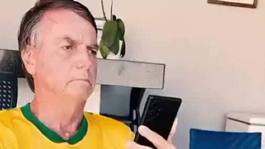 Bolsonaro aparece nas redes de Flávio (Foto: Reprodução)