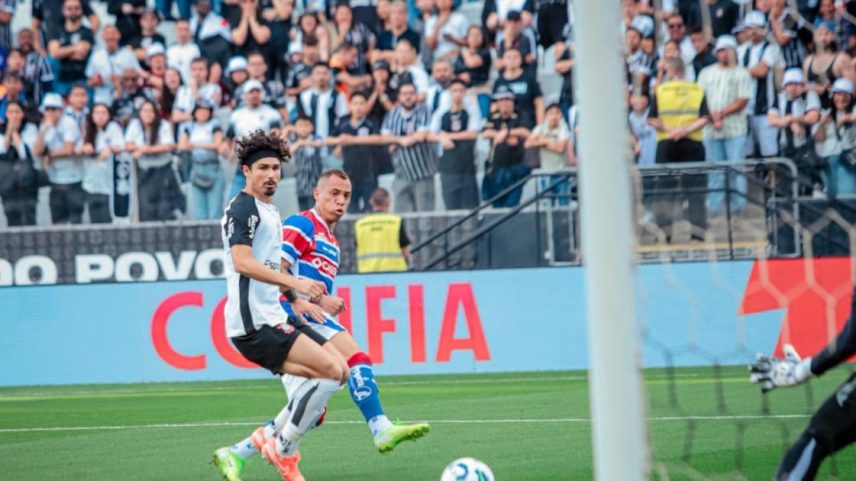 Gol de Breno Lopes. (Foto: FortalezaEC)