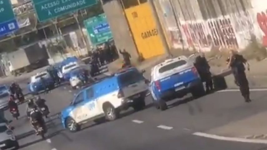 Linha Amarela Interditada na altura do Complexo da Maré (Foto: Reprodução)
