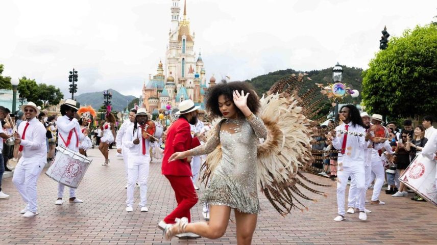 Disney asiática recebeu o primeiro desfile de carnaval da sua história (Foto: Divulgação)