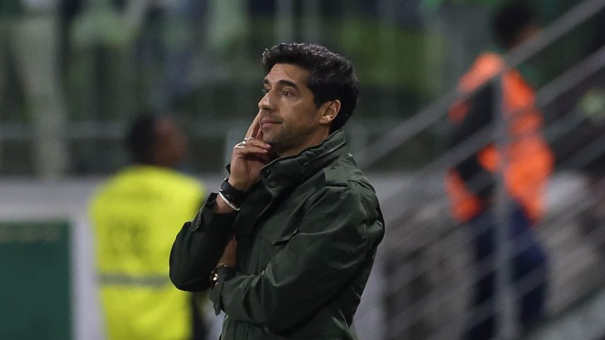 Abel Ferreira tem contrato com o Palmeiras até o último dia de 2025 (Foto: Cesar Greco/Palmeiras)