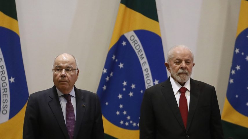 O presidente Luiz Inácio Lula da Silva (à dir.) ao lado do chanceler brasileiro, Mauro Vieira, durante cerimônia de formatura do Instituto Rio Branco (Foto: Cristiano Mariz/O Globo)