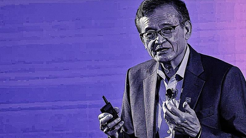 O CEO da Intel, Lip-Bu Tan, faz um discurso no palco em Taipei, Taiwan, em 19 de maio de 2025. (Foto: Ann Wang | Reuters)