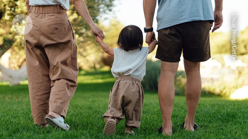Crianças herdam duas cópias da maioria dos genes de seus pais, mas uma cópia de certos genes pode ser silenciada. (Foto: Oscar Wong/Getty)