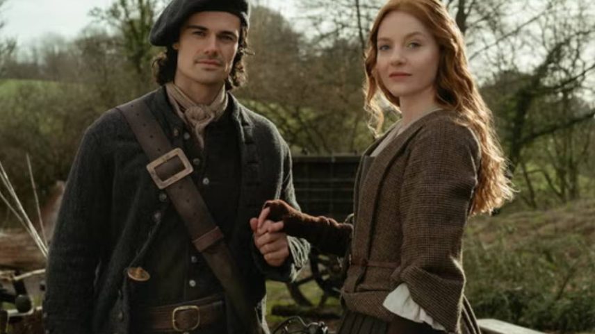 Jamie Roy e Harriet Slater em cena da série 'Outlander: Blood of My Blood' (Foto: Divulgação)