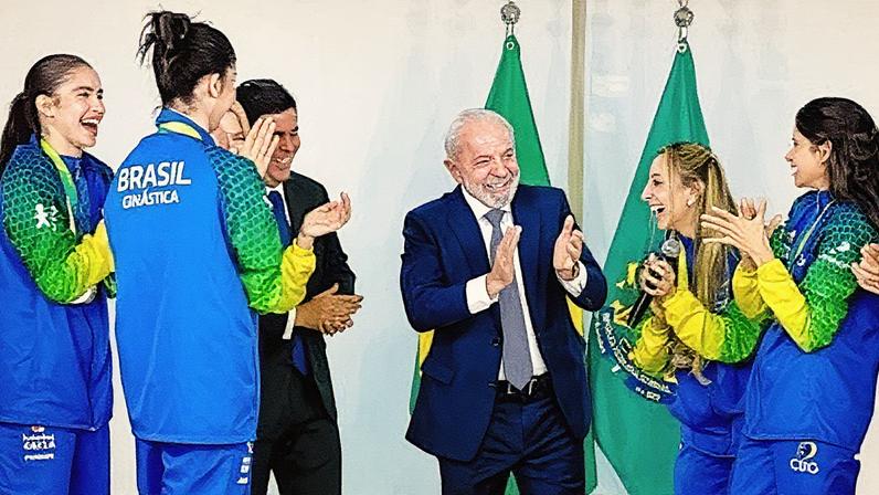 Presidente da República, Luiz Inácio Lula da Silva, durante encontro com atletas da Seleção Brasileira de Ginástica Rítmica, medalhistas do Campeonato Mundial 2025. (Foto: Ricardo Stuckert / PR)