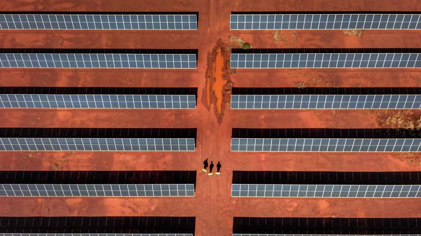 Geração de energia solar na Austrália Ocidental, onde há vários projetos de produção de hidrogênio verde (Foto: Giacomo d'Orlando/NYT)