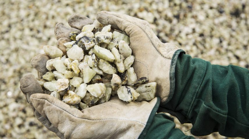 Produção de lítio no Vale do Jequitinhonha, em MG (Foto: Eduardo Knapp/Folhapress)