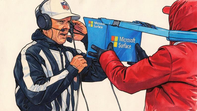 Um árbitro revisa uma jogada em um Microsoft Surface durante a segunda metade do jogo entre o Baltimore Ravens e o Cleveland Browns no M&T Bank Stadium em 4 de janeiro de 2025, em Baltimore, Maryland. (Foto: Scott Taetsch | Getty Images)