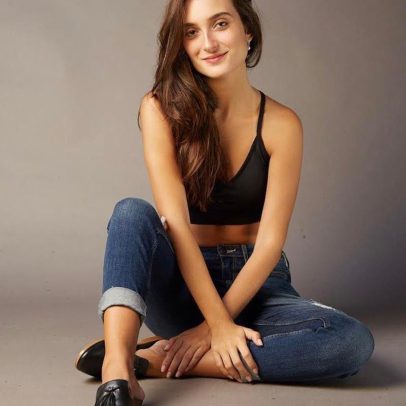 Bruna Pinheiro, neta de Helô Pinheiro, brilha como nova 'Garota de Ipanema'