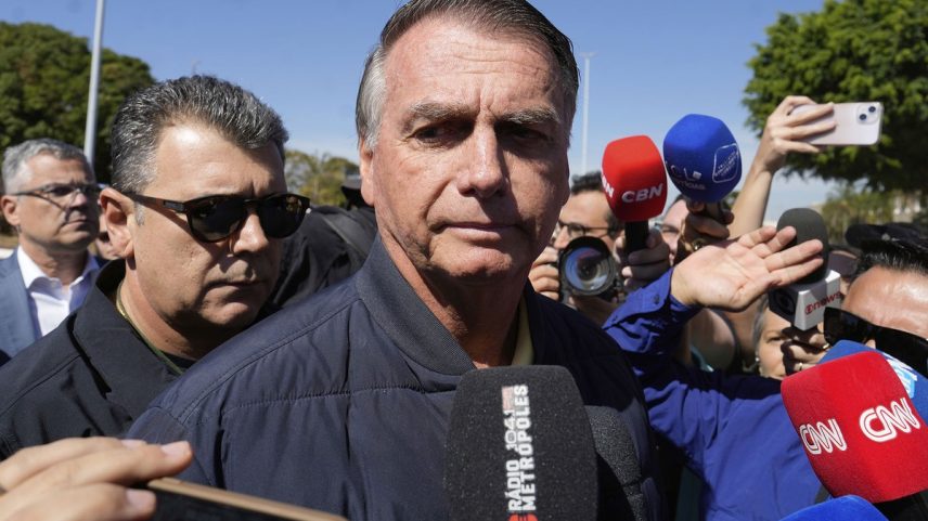Jair Bolsonaro, PF, entrevista — Foto: AP Photo/Eraldo Peres