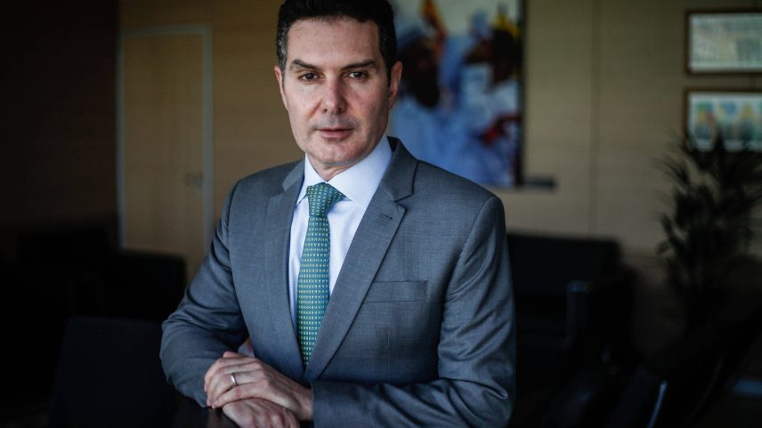 Ministro das Cidades, Jader Filho, em seu gabinete em Brasília (Foto: Gabriela Biló/Folhapress)