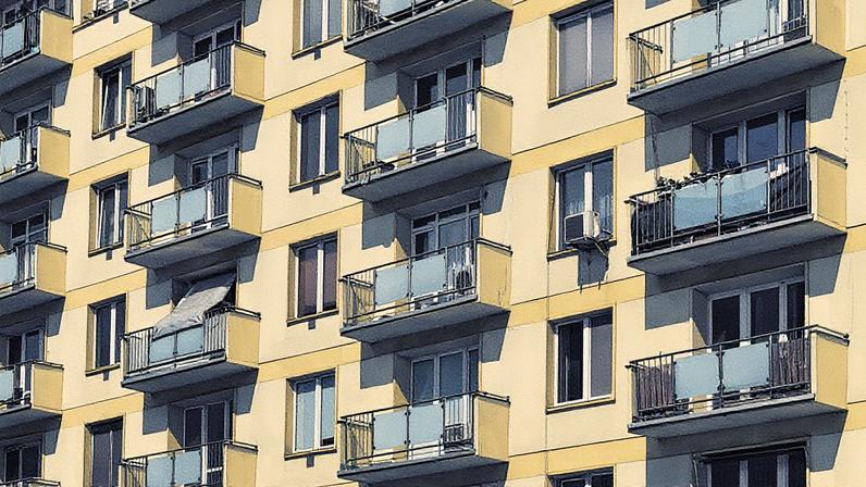 Bloco habitacional em Varsóvia, Polônia (Foto: Busà Photography | Moment | Getty Images)