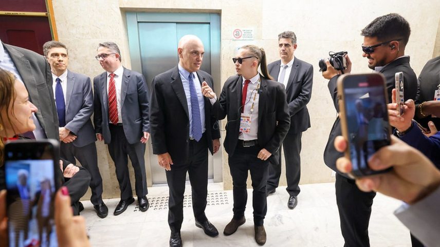 Ministro Alexandre de Moraes e o humorista Mizael (Foto: Gustavo Moreno/STF/13-08-2025)