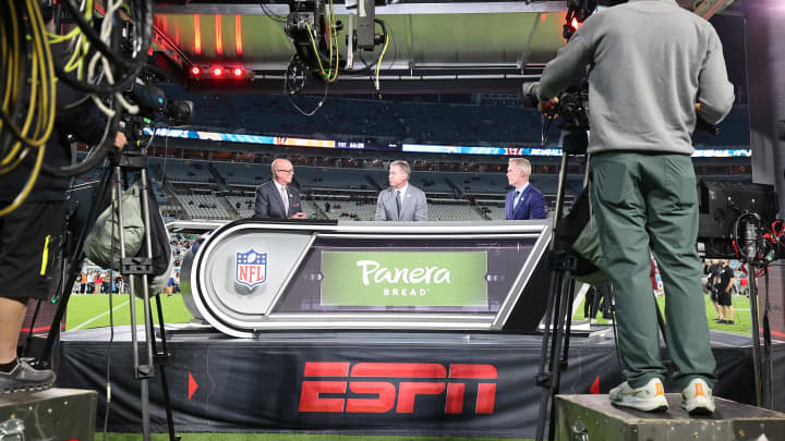 Uma visão geral do estande do ESPN Monday Night Countdown antes do jogo entre o Jacksonville Jaguars e o Cincinnati Bengals no EverBank Stadium em Jacksonville, Flórida, em 4 de dezembro de 2023. (Foto: Mike Carlson | Getty Images)