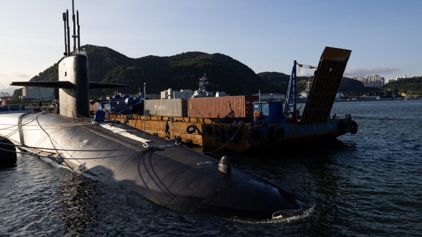 Submarino de mísseis balísticos USS Kentucky em Busan, Coreia do Sul, em 19 de julho de 2023 (Foto: SeongJoon Cho/Bloomberg)