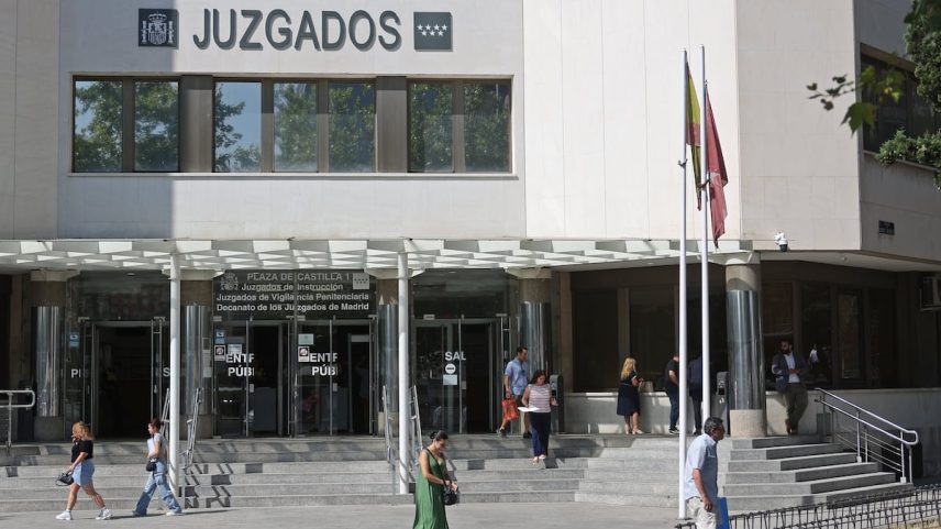 Entrada aos tribunais da praça de Castilla em Madrid, esta semana. (Foto: Pablo Monge)