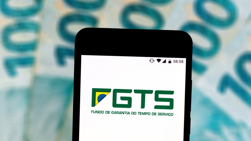 Para muitos trabalhadores, usar o FGTS na compra de um imóvel usado representa a chance real de sair do aluguel e construir patrimônio. (Foto: SOPA Images / Contributor/Getty Images)