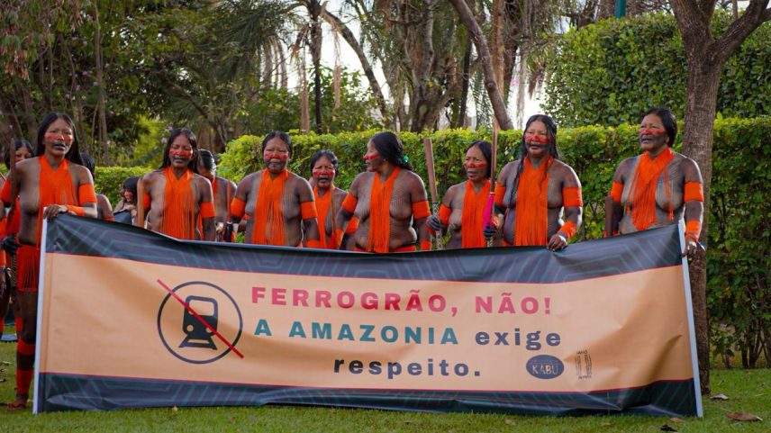Manifestação de índigenas contra a Ferrogrão (Foto: Reprodução)