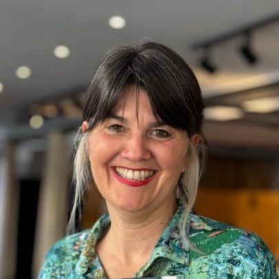 Pais devem ensinar pelo exemplo, afirma psicoterapeuta María Belón